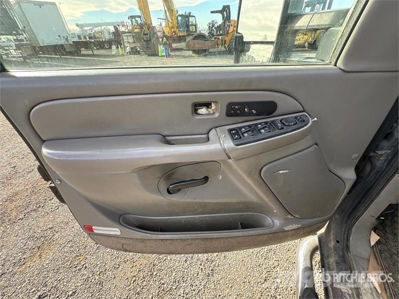 Chevrolet SILVERADO 3500 4x4 Crew Cab Pickup Citi