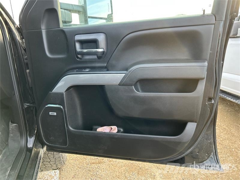 Chevrolet Silverado 3500HD Z71 4x4 Crew Cab Pickup أخرى