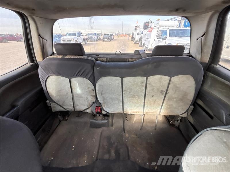 Chevrolet Silverado 3500HD 4x4 Crew Cab Cab and Chassis Cabines