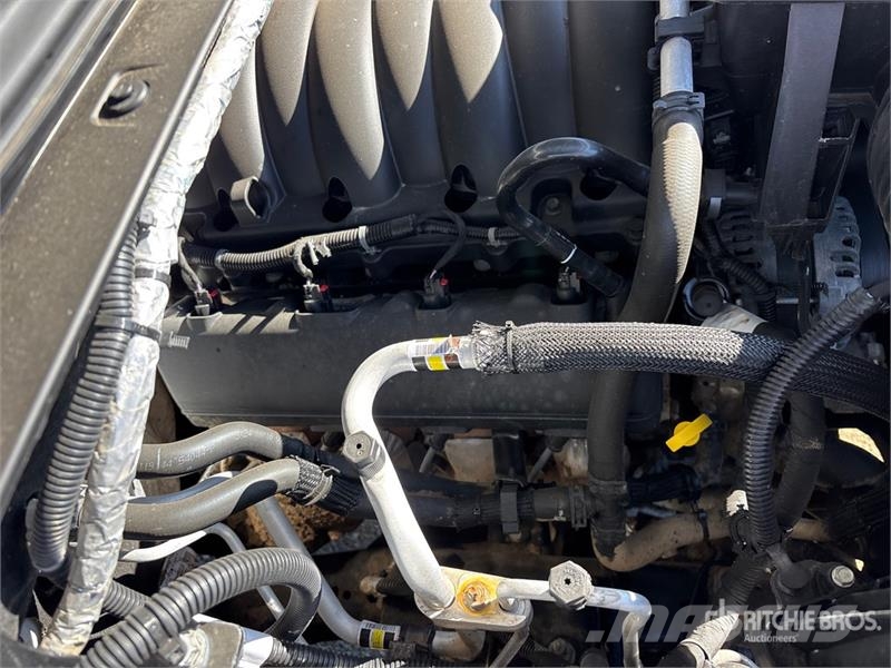 Chevrolet Silverado 3500HD 4x4 Crew Cab Pickup Övriga bilar