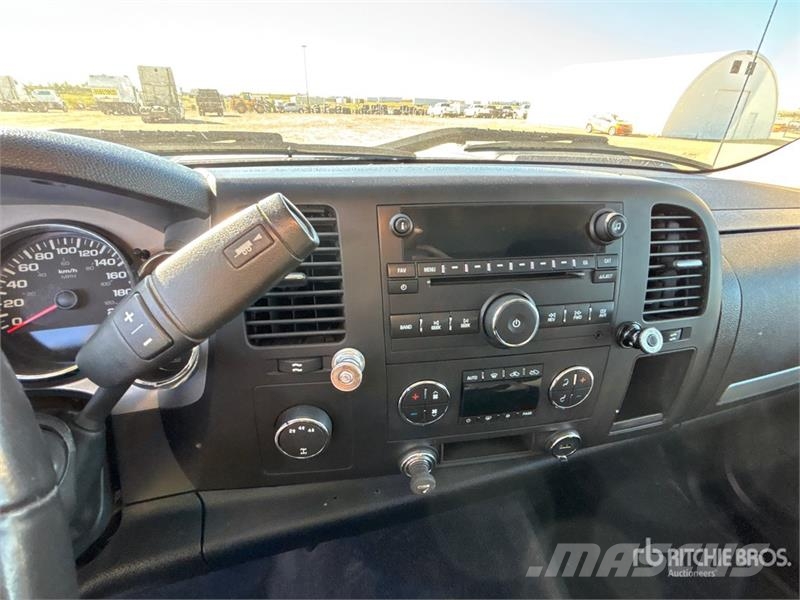Chevrolet Silverado 3500HD 4x4 Crew Cab Pickup Ostalo