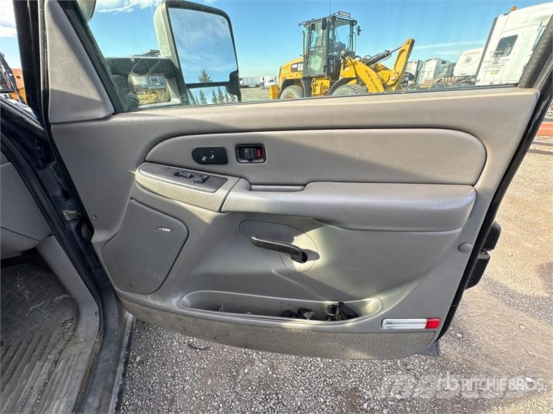 Chevrolet SILVERADO 3500 4x4 Crew Cab Pickup Citi