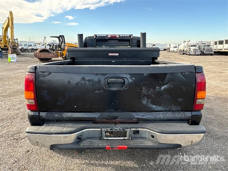 Chevrolet SILVERADO 3500 4x4 Crew Cab Pickup Citi