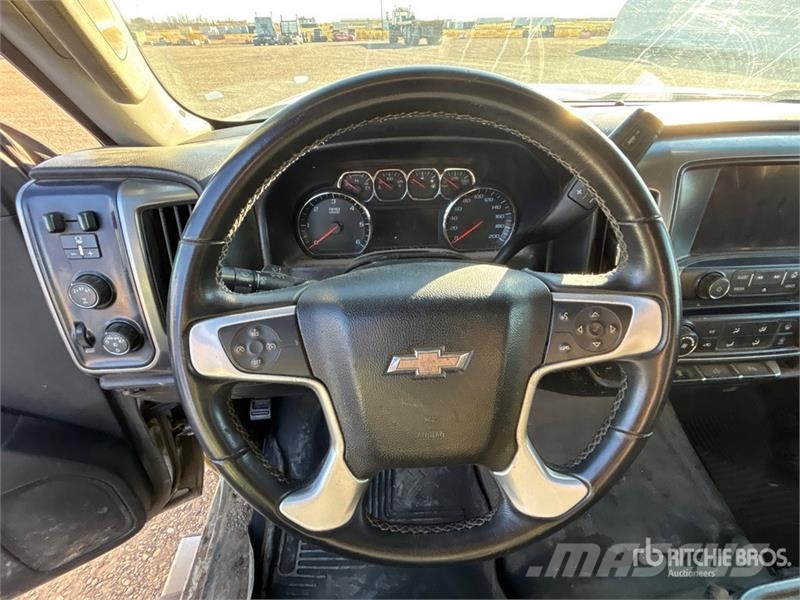 Chevrolet Silverado 3500HD Вантажівки-платформи/бокове розвантаження