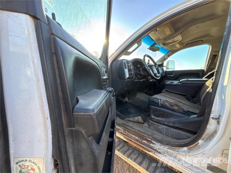 Chevrolet Silverado 3500HD Вантажівки-платформи/бокове розвантаження