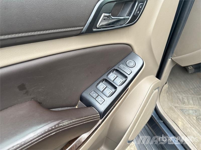 Chevrolet Suburban Biler