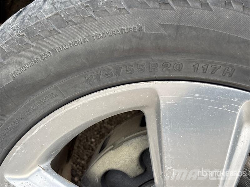 Chevrolet Suburban Biler