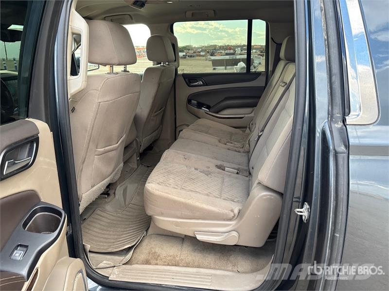 Chevrolet Suburban Biler