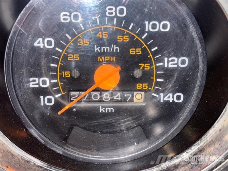 Chevrolet Suburban C10 2WD SUV Auto