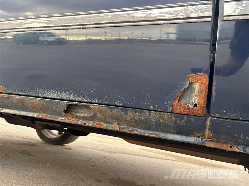 Chevrolet Suburban C10 2WD SUV Auto