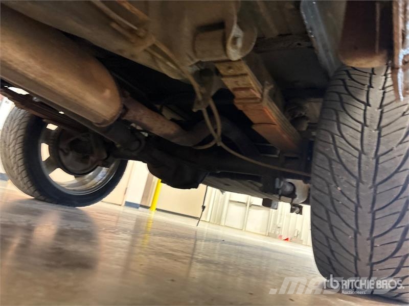 Chevrolet Suburban C10 2WD SUV Auto
