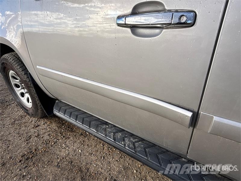 Chevrolet Tahoe 4WD SUV Avtomobili