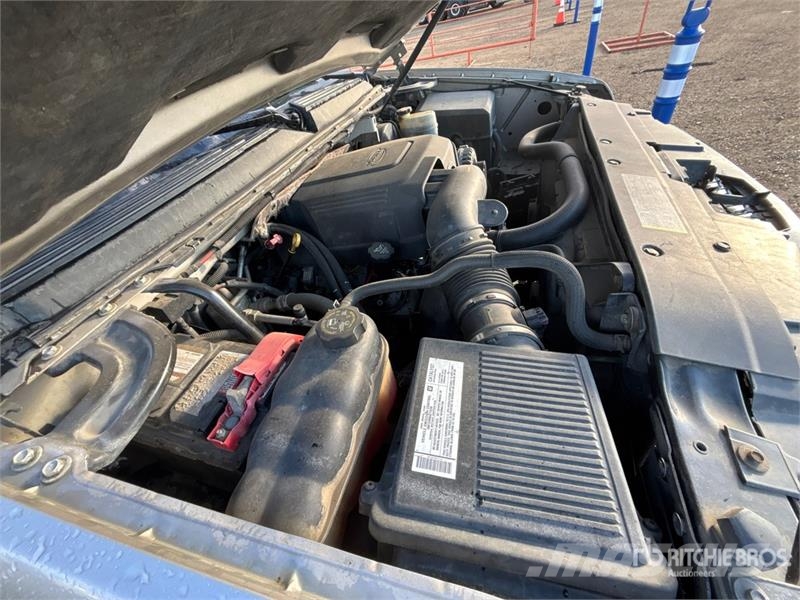 Chevrolet Tahoe 4WD SUV Avtomobili