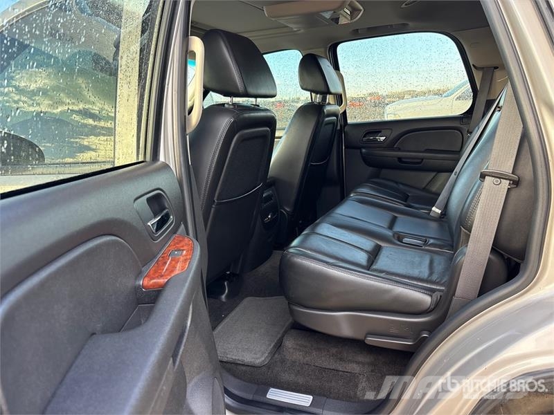 Chevrolet Tahoe 4WD SUV Avtomobili