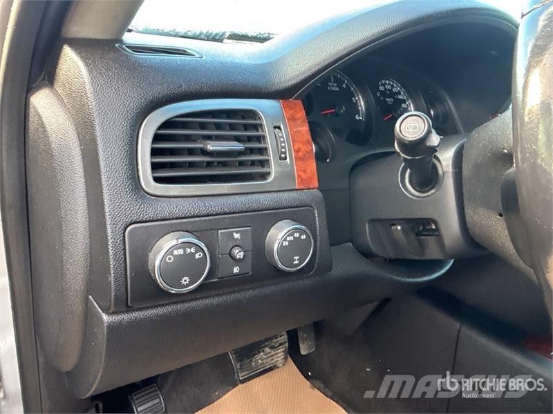 Chevrolet Tahoe 4WD SUV Avtomobili