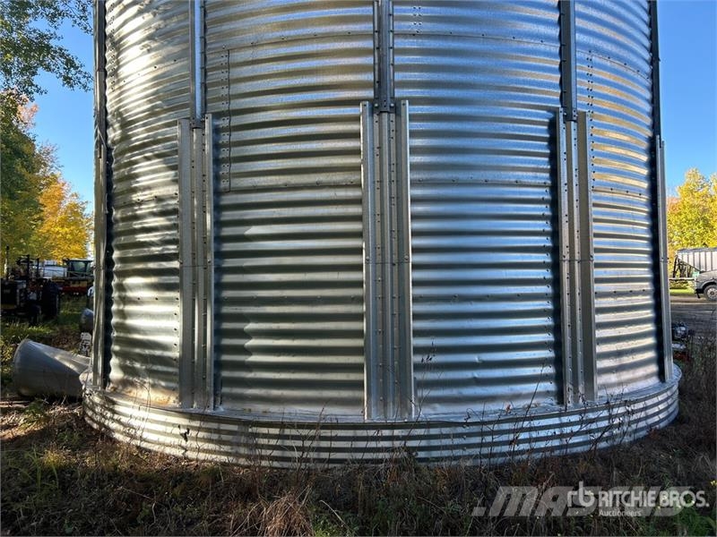 Chief Westland +/- 9200 bu 8 Ring Grain Bin وحدات / آلات معالجة المحاصيل وتخزينها - أخرى