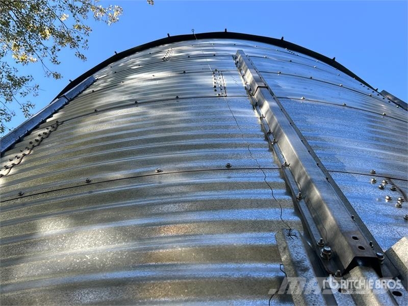Chief Westland +/- 9200 bu 8 Ring Grain Bin وحدات / آلات معالجة المحاصيل وتخزينها - أخرى