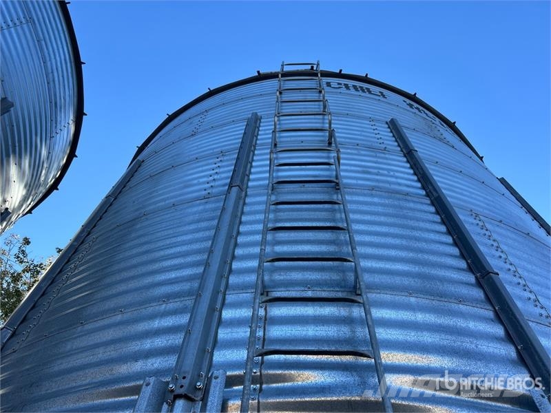 Chief Westland +/- 9200 bu 8 Ring Grain Bin وحدات / آلات معالجة المحاصيل وتخزينها - أخرى