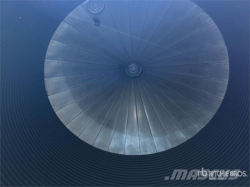 Chief Westland +/- 9200 bu 8 Ring Grain Bin وحدات / آلات معالجة المحاصيل وتخزينها - أخرى