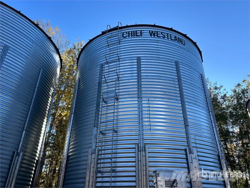 Chief Westland +/- 9200 bu 8 Ring Grain Bin وحدات / آلات معالجة المحاصيل وتخزينها - أخرى