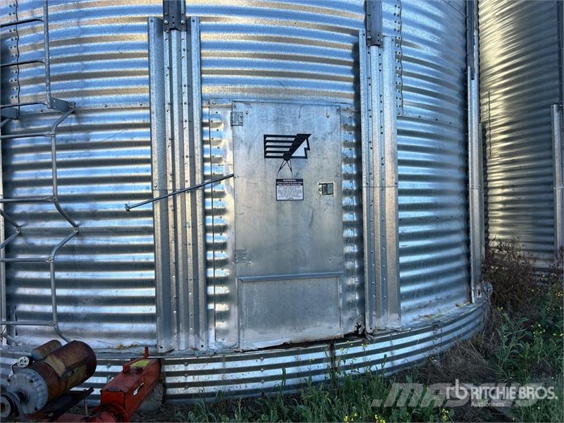 Chief Westland +/- 9200 bu 8 Ring Grain Bin وحدات / آلات معالجة المحاصيل وتخزينها - أخرى