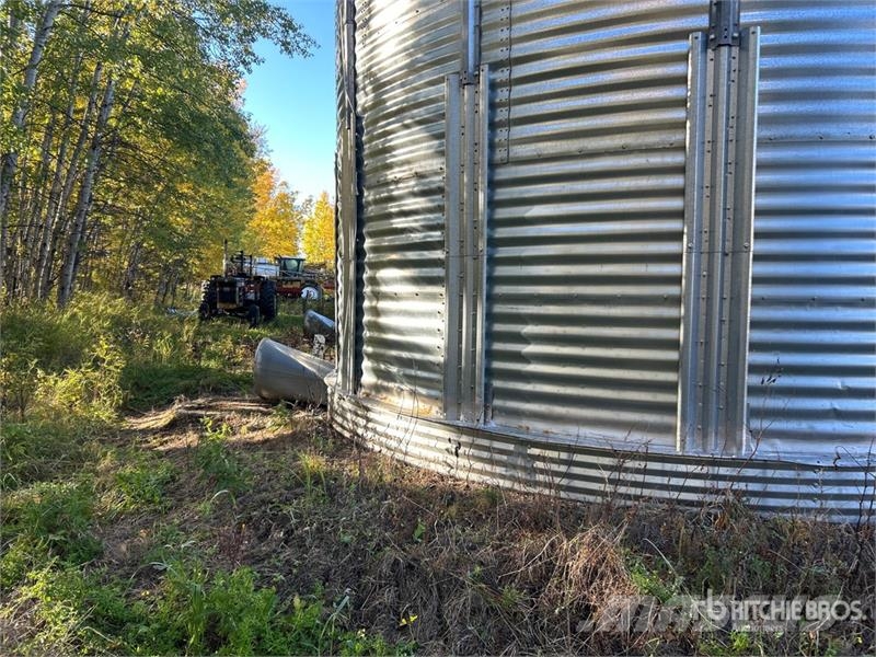 Chief Westland +/- 9200 bu 8 Ring Grain Bin وحدات / آلات معالجة المحاصيل وتخزينها - أخرى