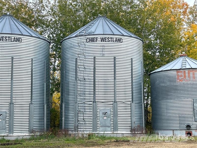 Chief Westland +/- 9200 bu 8 Ring Grain Bin Stockage, conditionnement - Autres