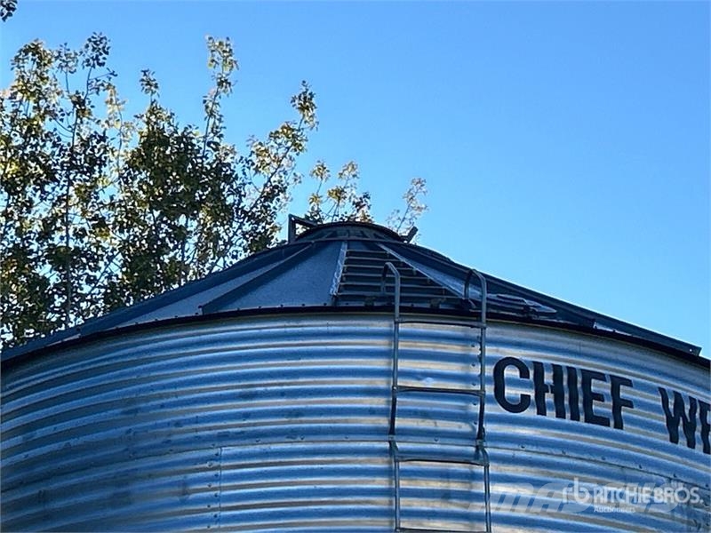 Chief Westland +/- 9200 bu 8 Ring Grain Bin وحدات / آلات معالجة المحاصيل وتخزينها - أخرى