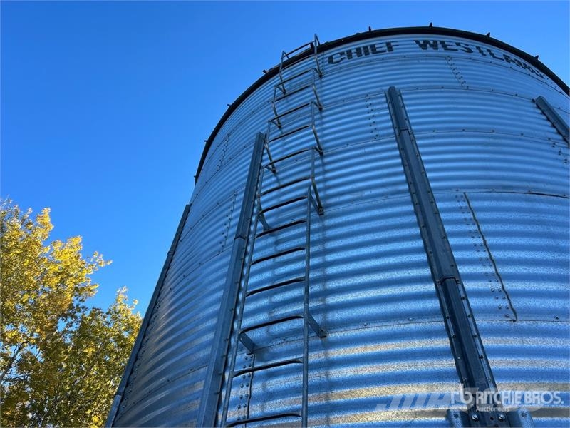 Chief Westland +/- 9200 bu 8 Ring Grain Bin وحدات / آلات معالجة المحاصيل وتخزينها - أخرى