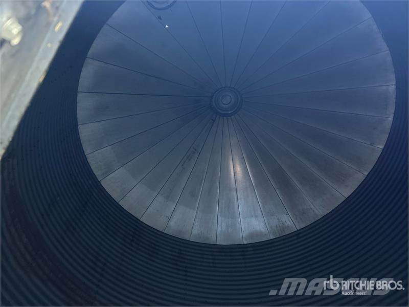 Chief Westland +/- 9200 bu 8 Ring Grain Bin وحدات / آلات معالجة المحاصيل وتخزينها - أخرى