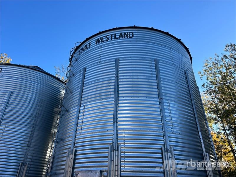 Chief Westland +/- 9200 bu 8 Ring Grain Bin وحدات / آلات معالجة المحاصيل وتخزينها - أخرى