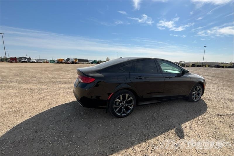 Chrysler 200 Kistehergépjárművek