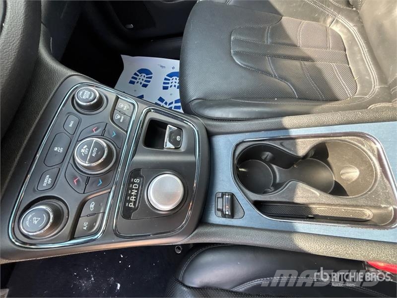 Chrysler 200 Kistehergépjárművek