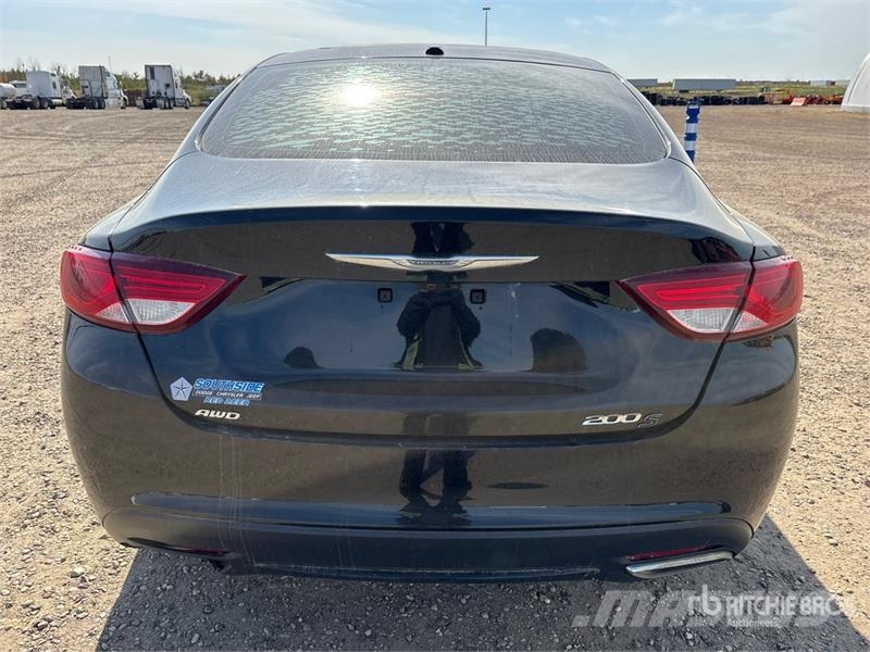 Chrysler 200 Kistehergépjárművek