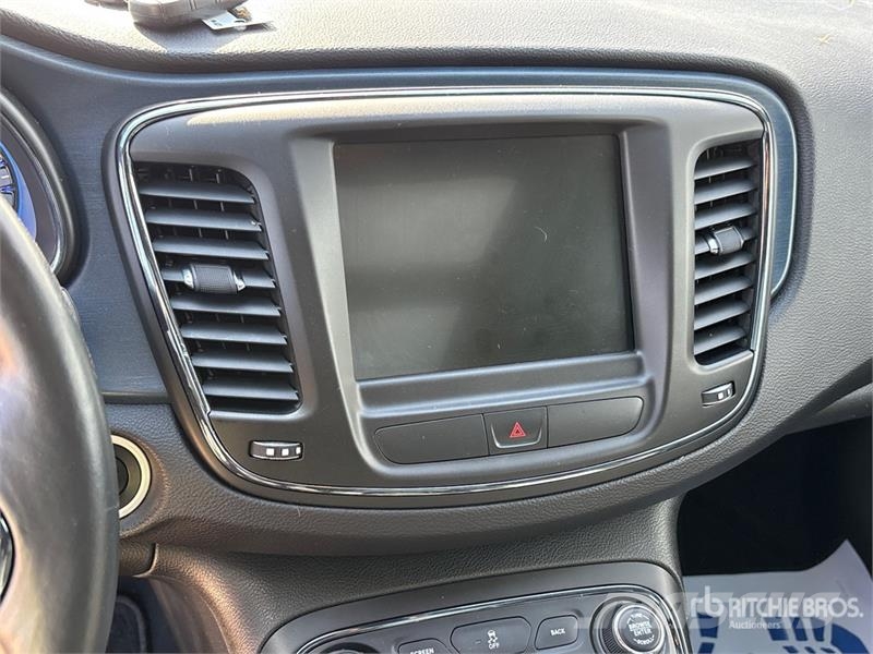 Chrysler 200 Kistehergépjárművek