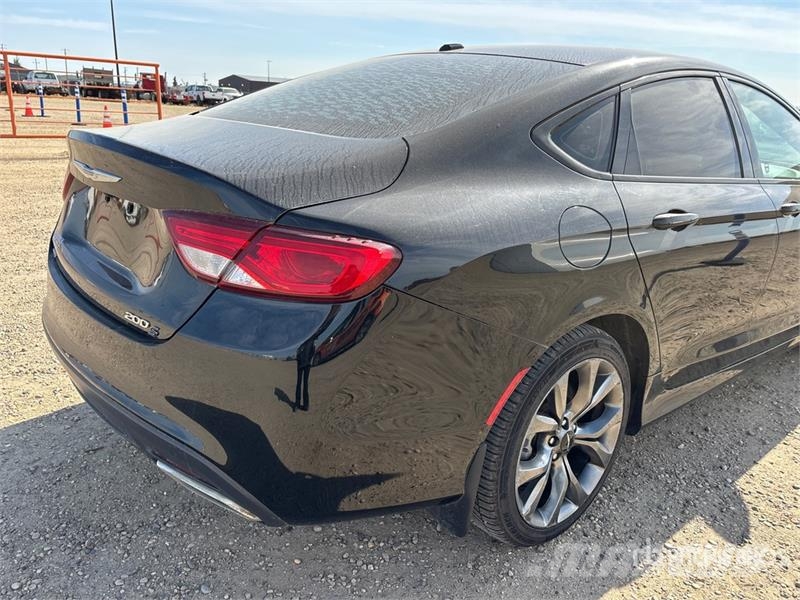 Chrysler 200 Kistehergépjárművek