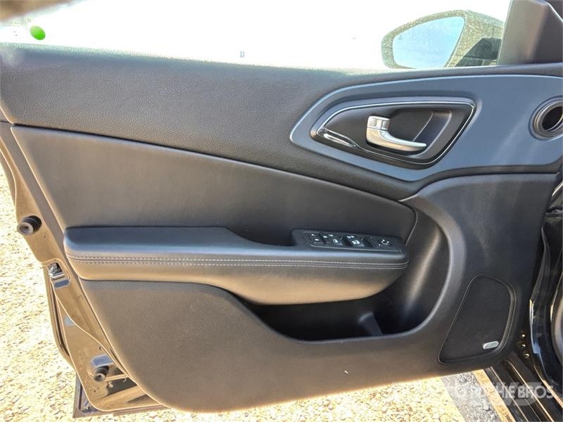 Chrysler 200 Kistehergépjárművek