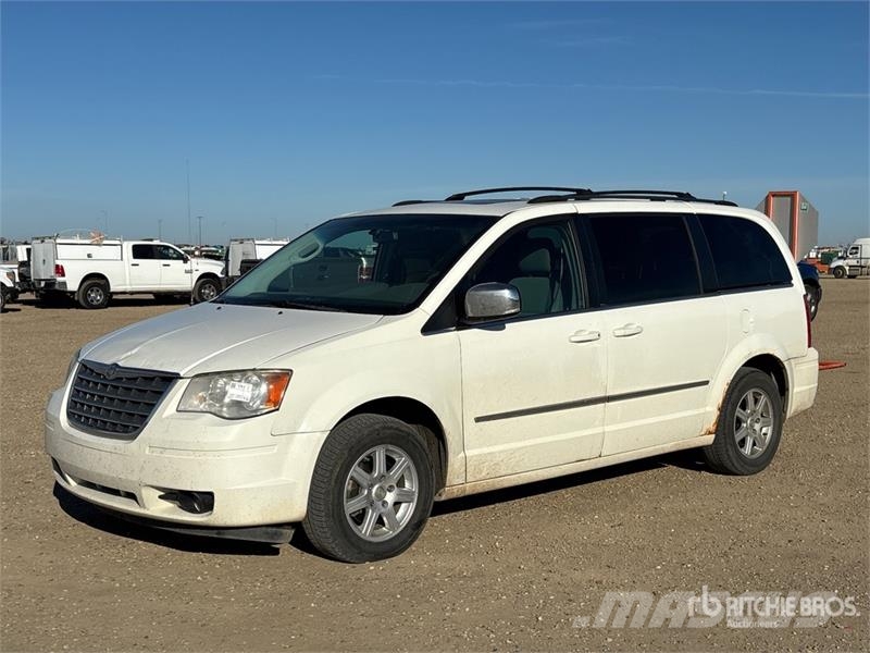 Chrysler Town & Country Touring Minivan Otomobiller