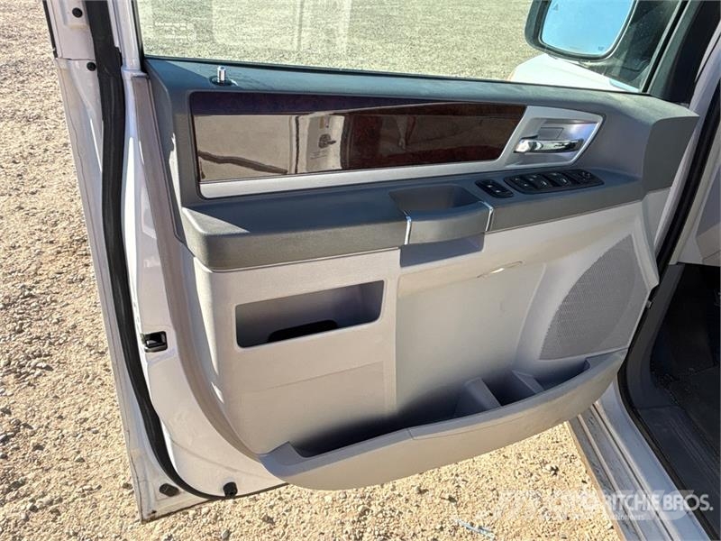 Chrysler Town & Country Touring Minivan Otomobiller