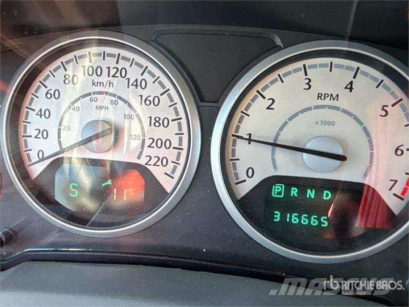 Chrysler Town & Country Touring Minivan Otomobiller