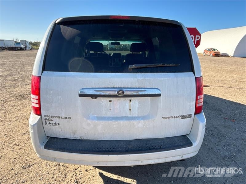 Chrysler Town & Country Touring Minivan Otomobiller
