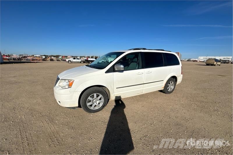 Chrysler Town & Country Touring Minivan Otomobiller