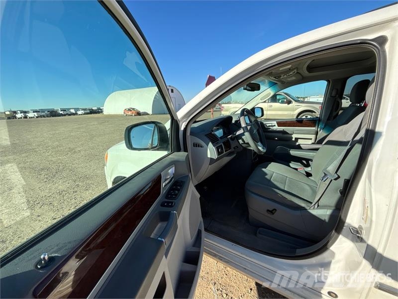 Chrysler Town & Country Touring Minivan Otomobiller