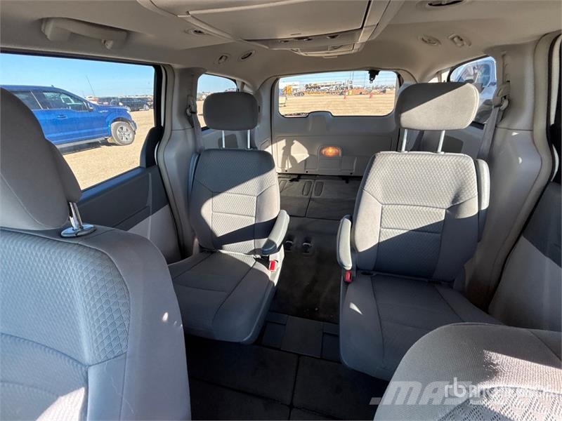 Chrysler Town & Country Touring Minivan Otomobiller
