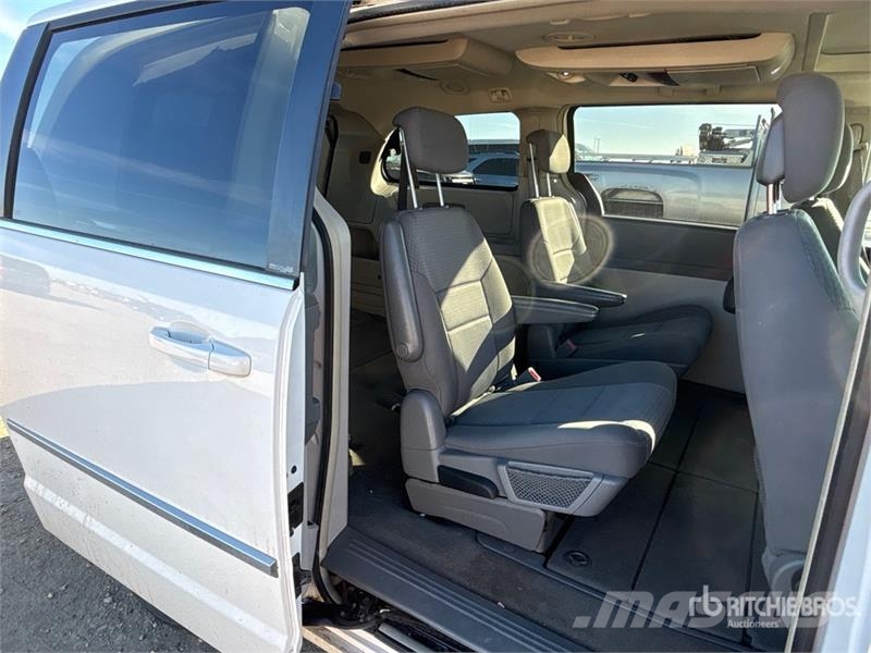 Chrysler Town & Country Touring Minivan Otomobiller