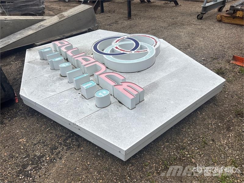  City Neon Illuminated Company Sign Drugi deli