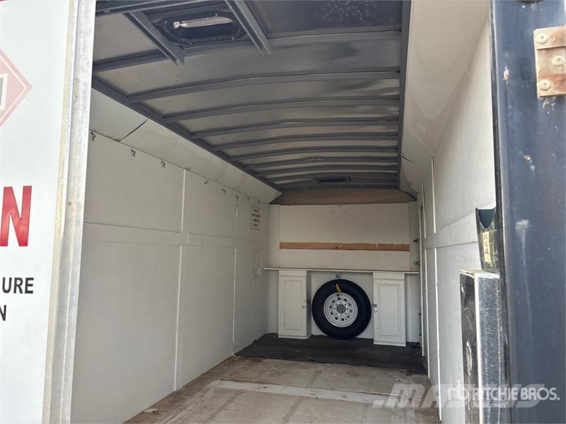 CJay CJ716 16 ft T/A Enclosed Trailer Remorque Fourgon