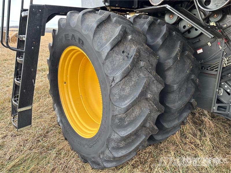 CLAAS 590R Lexion Combine Harvester Leikkuupuimurit