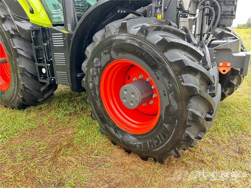 CLAAS Axion 880 4WD Tractor Tractors