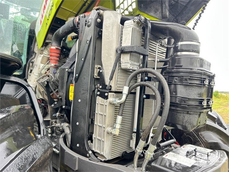 CLAAS Axion 880 4WD Tractor Tractors